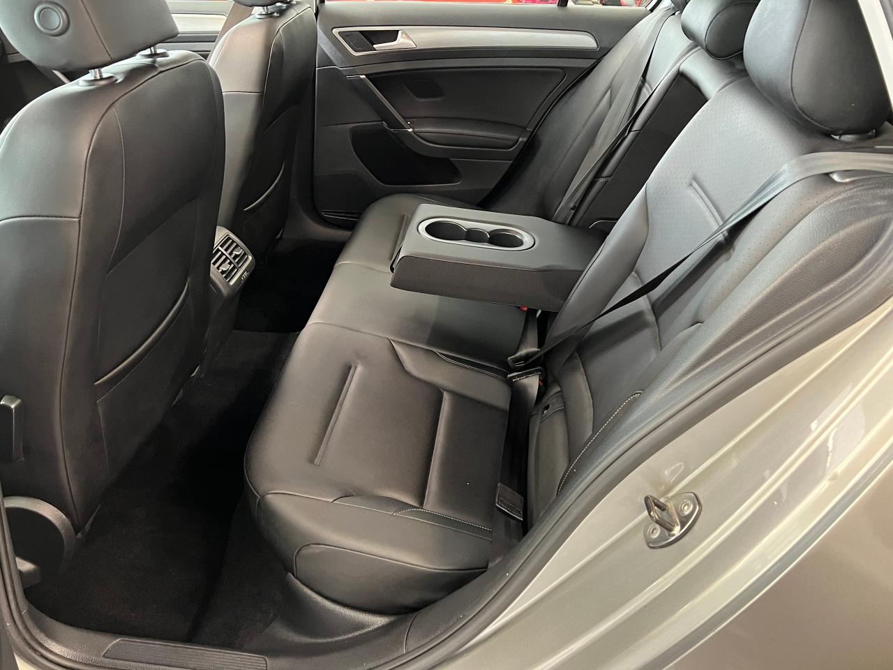 2017 Volkswagen Golf COMFORTLINE+Leather+Roof+New Tires+CLEAN Carfax - Photo #24