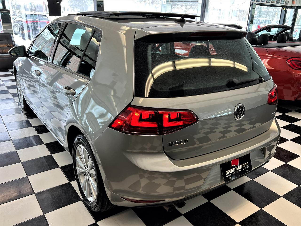 2017 Volkswagen Golf COMFORTLINE+Leather+Roof+New Tires+CLEAN Carfax - Photo #2