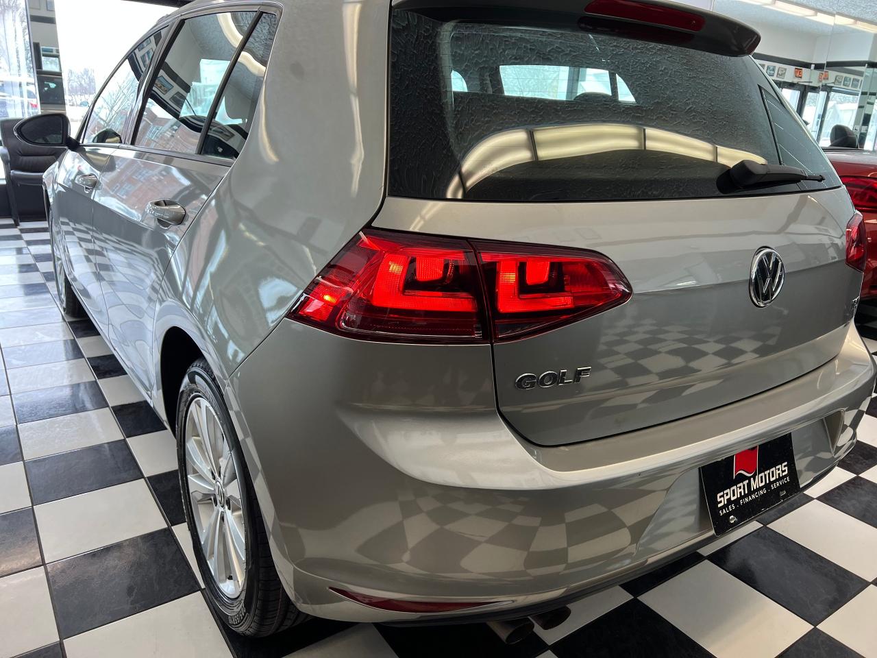 2017 Volkswagen Golf COMFORTLINE+Leather+Roof+New Tires+CLEAN Carfax - Photo #43