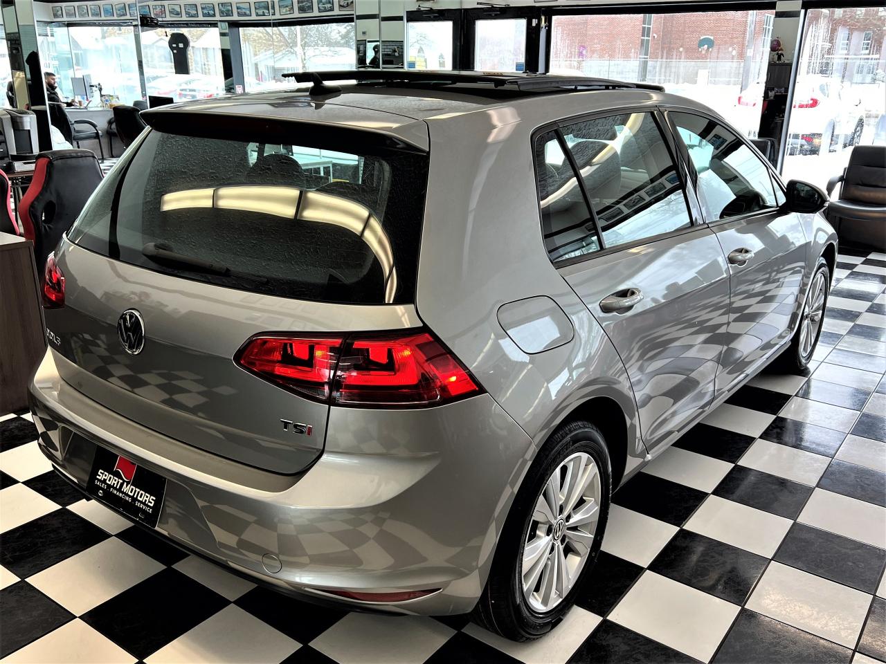 2017 Volkswagen Golf COMFORTLINE+Leather+Roof+New Tires+CLEAN Carfax - Photo #4