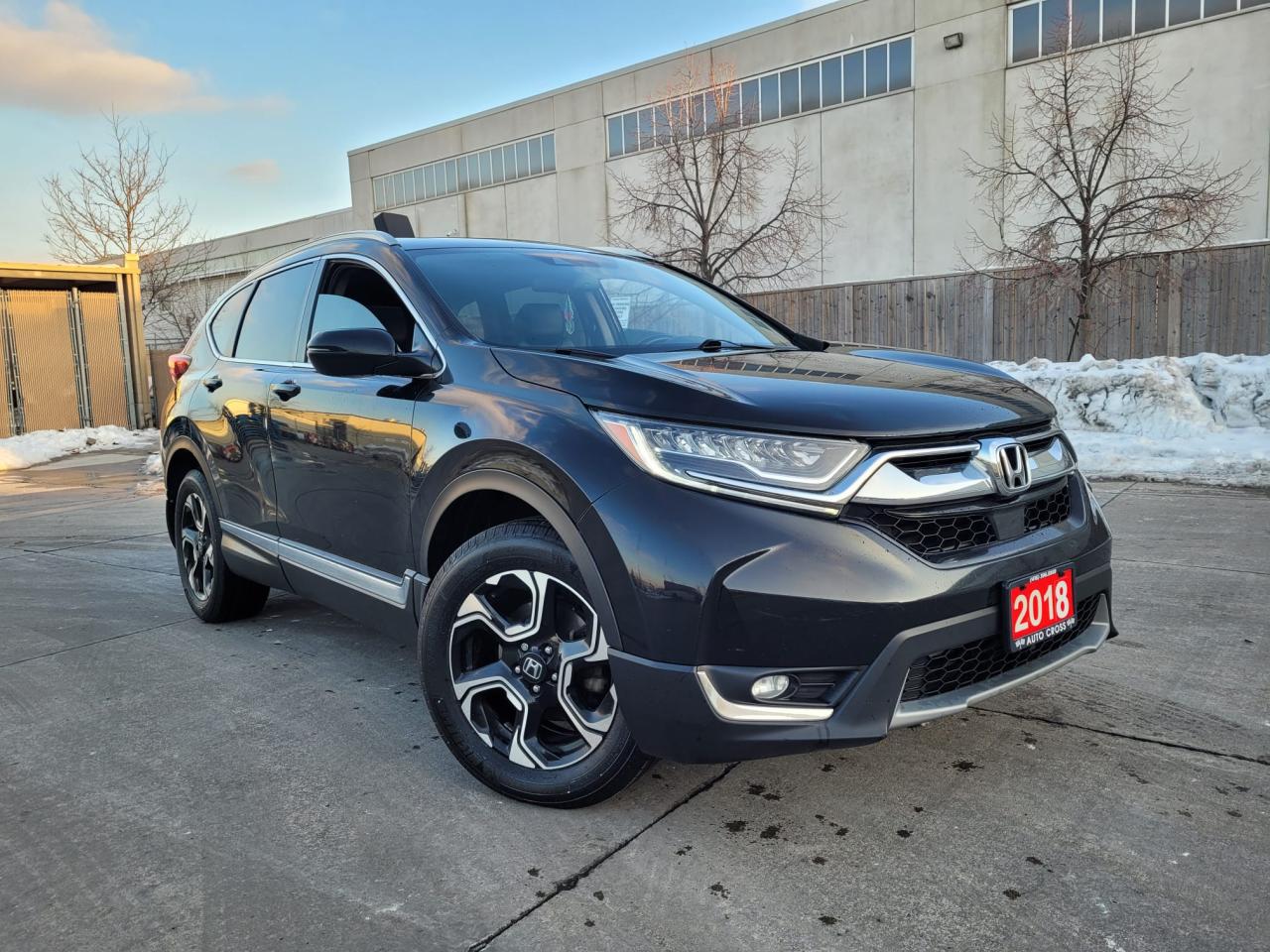 2018 Honda CR-V Touring, Navi,  Leather Pana roof,  Warranty avail