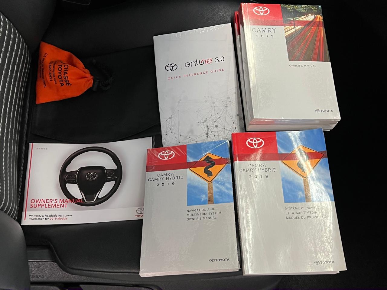 2019 Toyota Camry SE+Camera+ApplePlay+CLEAN CARFAX - Photo #26