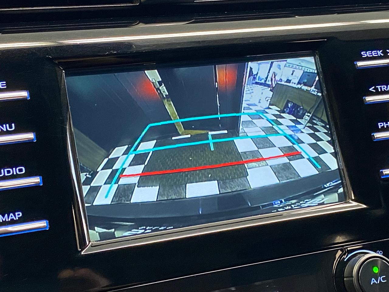2019 Toyota Camry SE+Camera+ApplePlay+CLEAN CARFAX - Photo #11