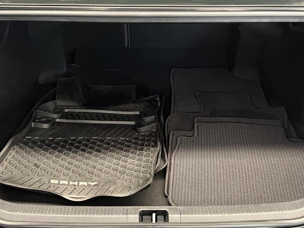 2019 Toyota Camry SE+Camera+ApplePlay+CLEAN CARFAX - Photo #25