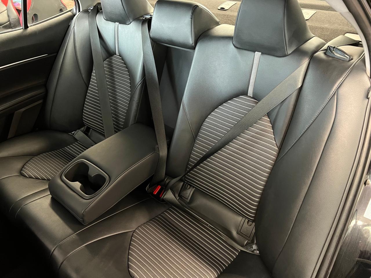 2019 Toyota Camry SE+Camera+ApplePlay+CLEAN CARFAX - Photo #24