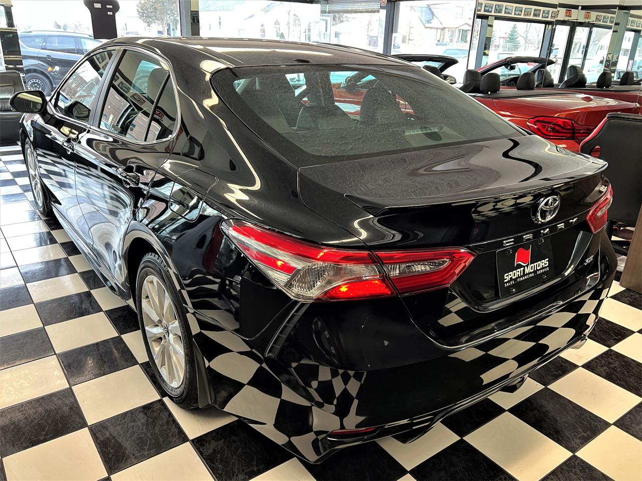 2019 Toyota Camry SE+Camera+ApplePlay+CLEAN CARFAX - Photo #2