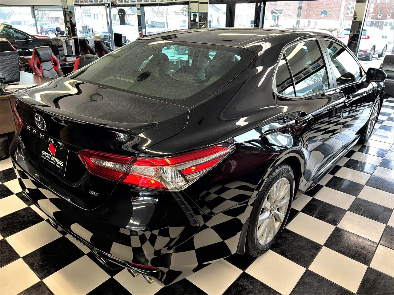 2019 Toyota Camry SE+Camera+ApplePlay+CLEAN CARFAX - Photo #4
