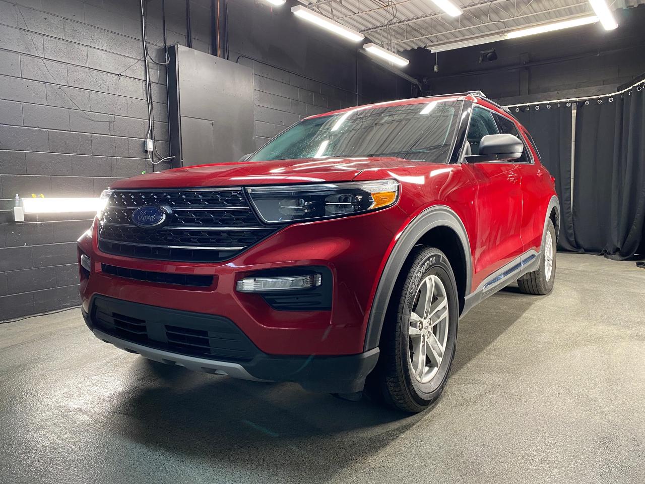 2020 Ford Explorer XLT 4WD / Clean CarFax / EcoBoost Turbo - Photo #1