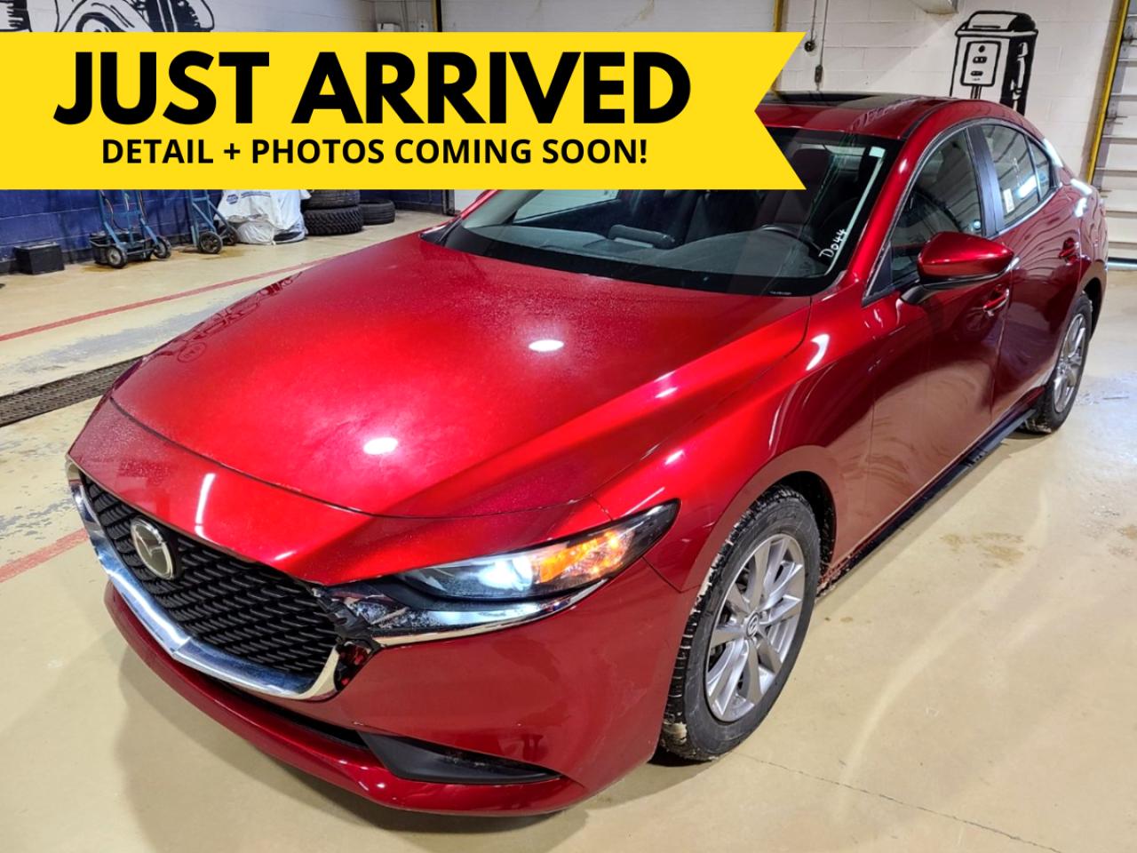2019 Mazda MAZDA3 Preferred Plus / Clean CarFax / Leather / LOW KMS - Photo #1