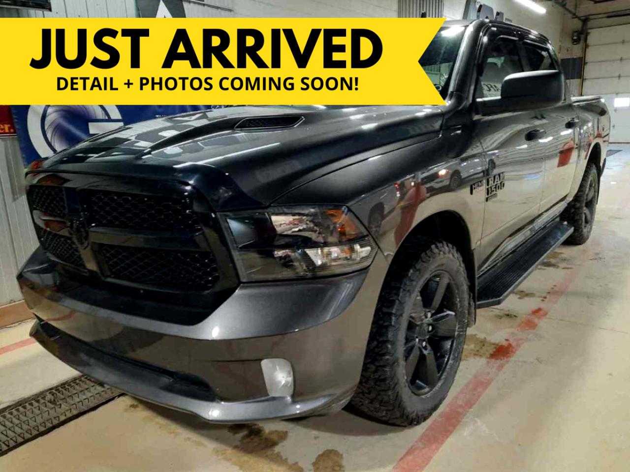 2019 RAM 1500 Classic Express 4x4 / Clean CarFax / Running Boards - Photo #1