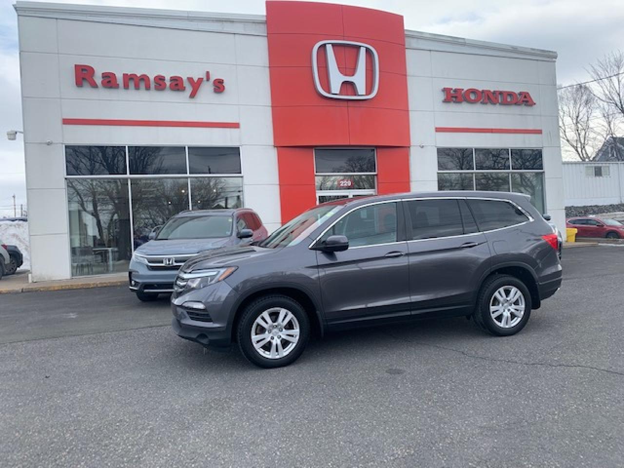 2017 Honda Pilot LX Photo12