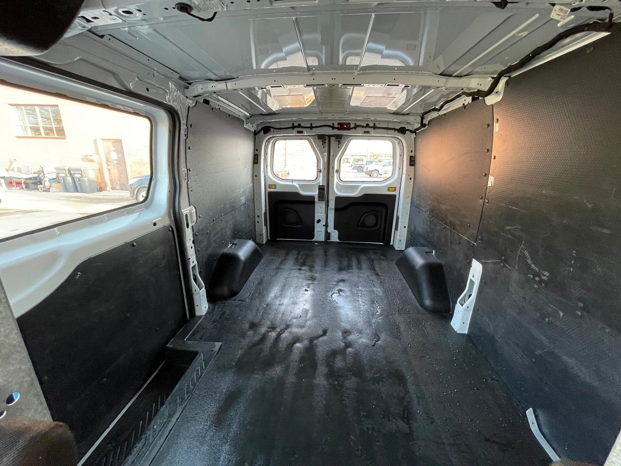 2021 Ford Transit T-150 130" Low Rf 8670 GVWR RWD Photo