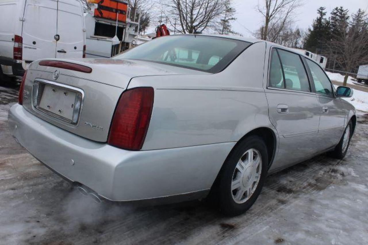 2005 Cadillac DeVille  Photo2