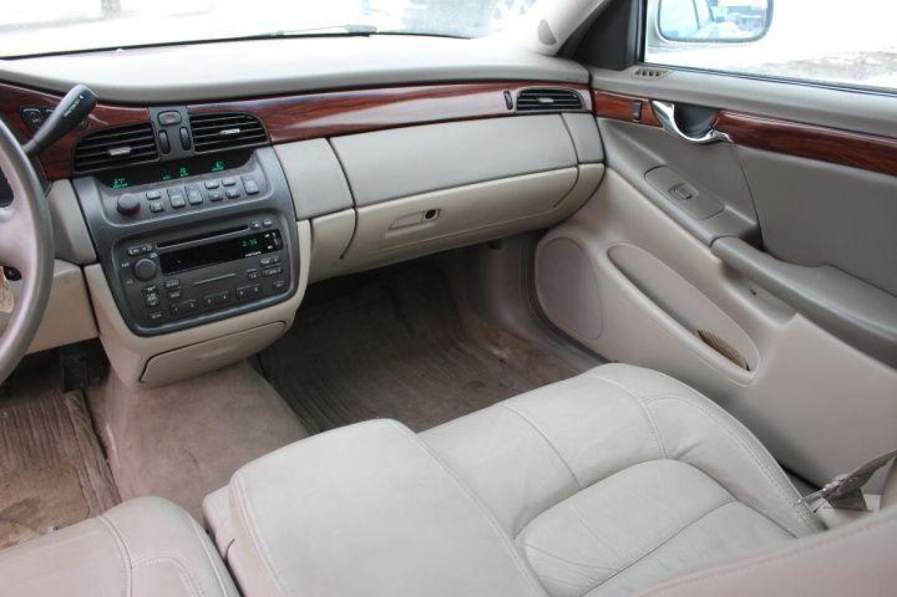 2005 Cadillac DeVille  Photo