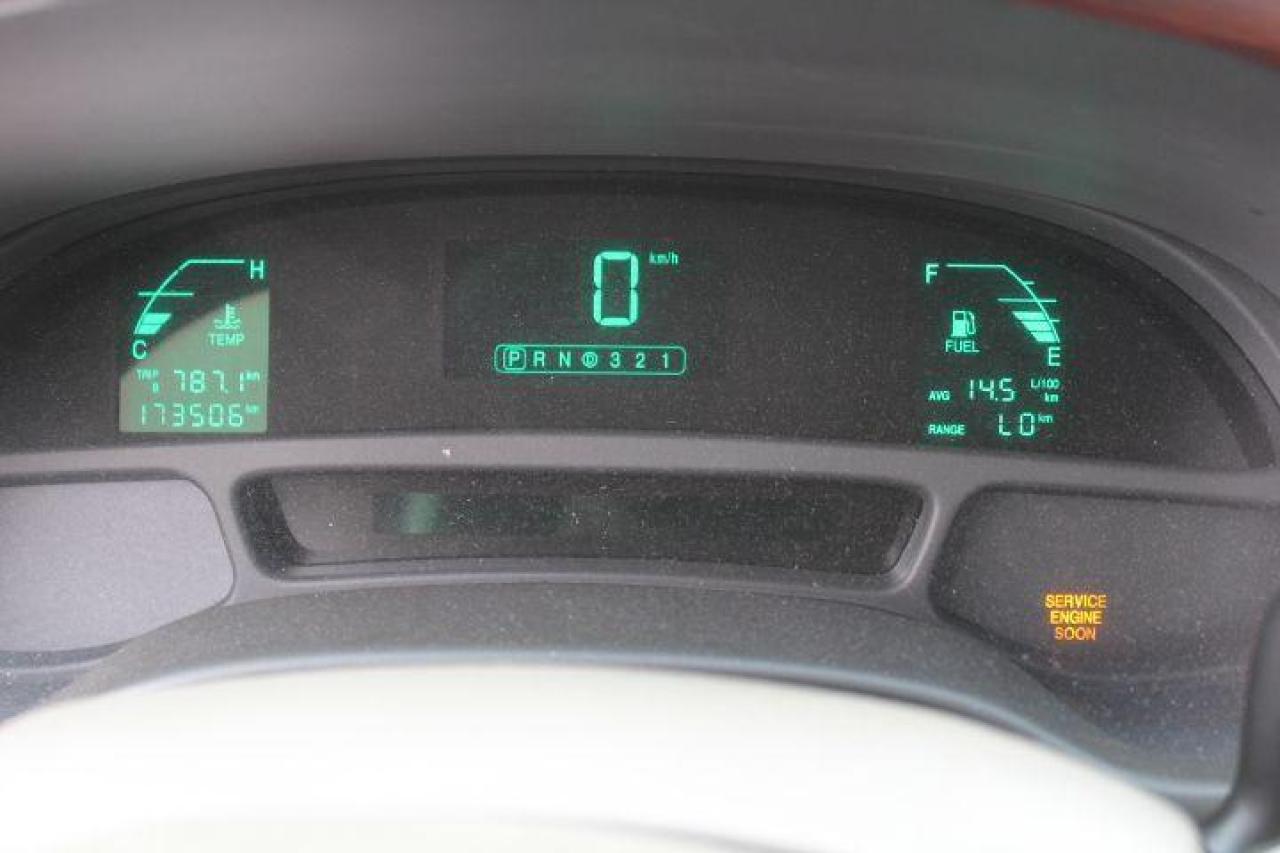 2005 Cadillac DeVille  Photo