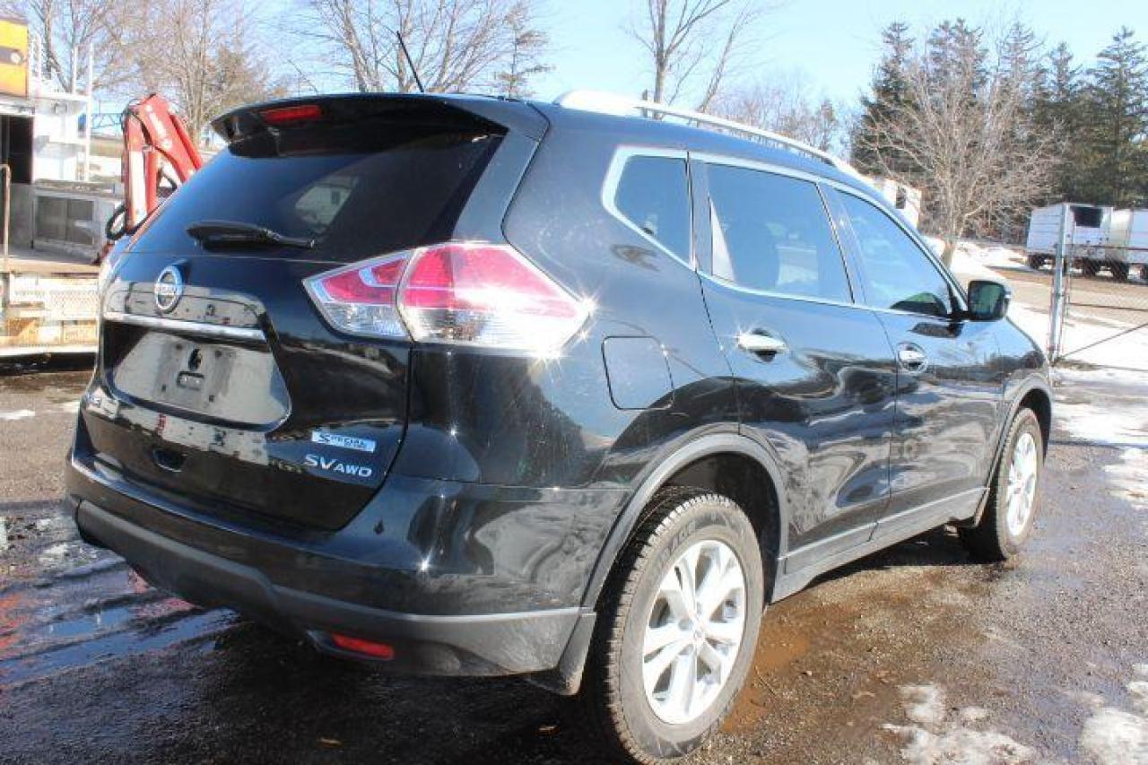 2016 Nissan Rogue  Photo2