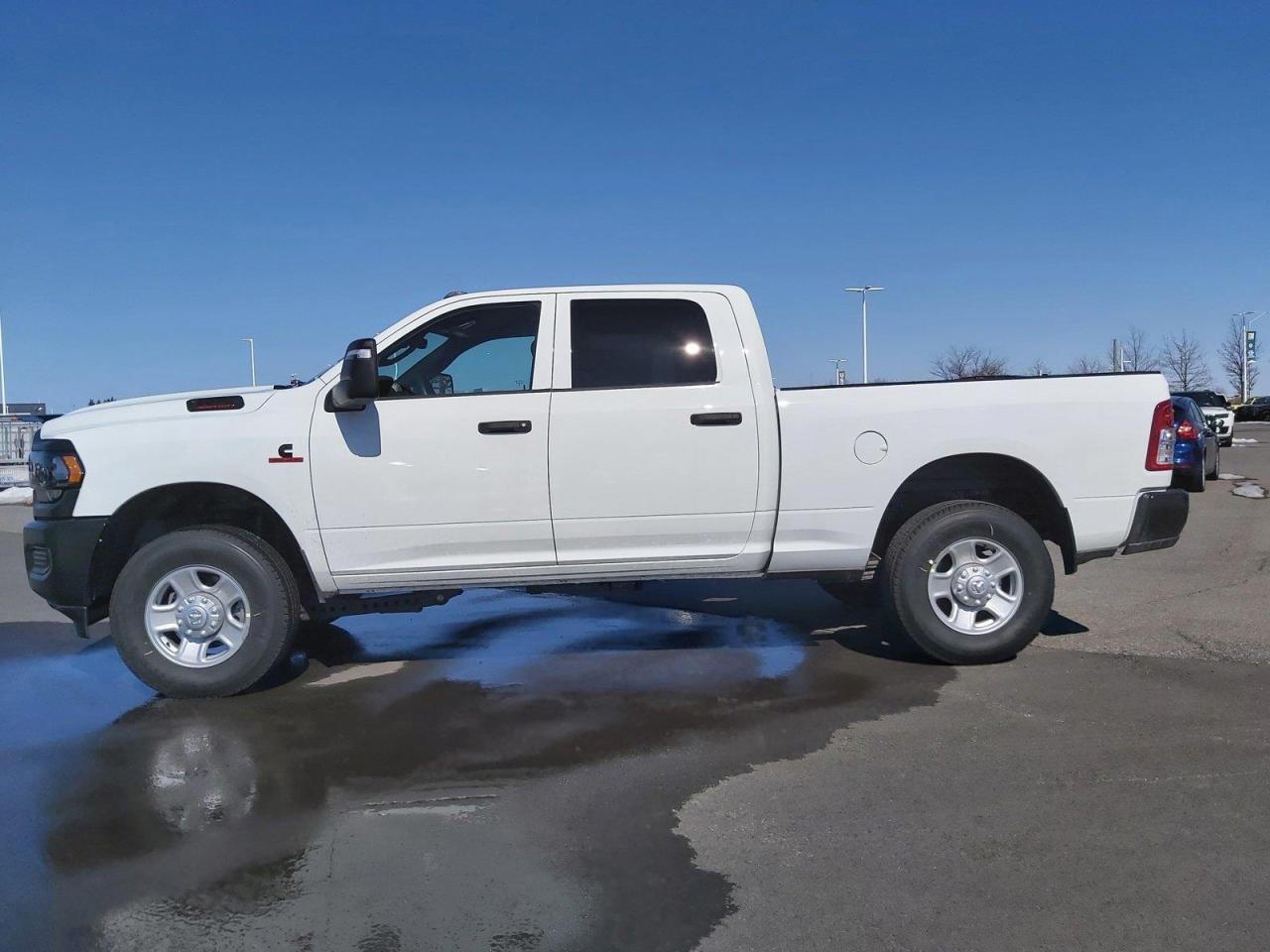 2023 RAM 3500 Tradesman Photo3