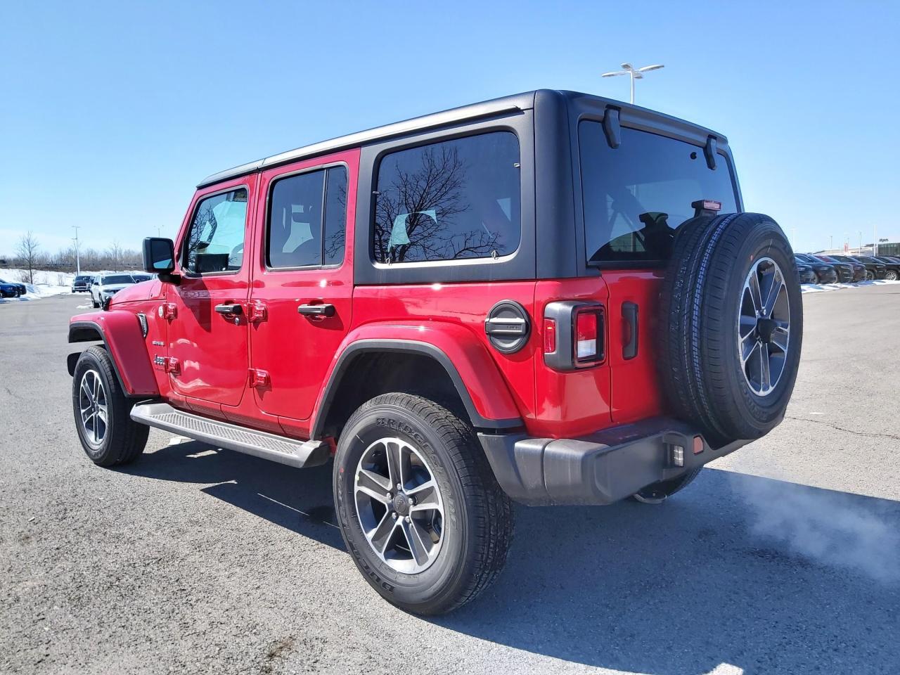 2023 Jeep Wrangler Sahara Photo4