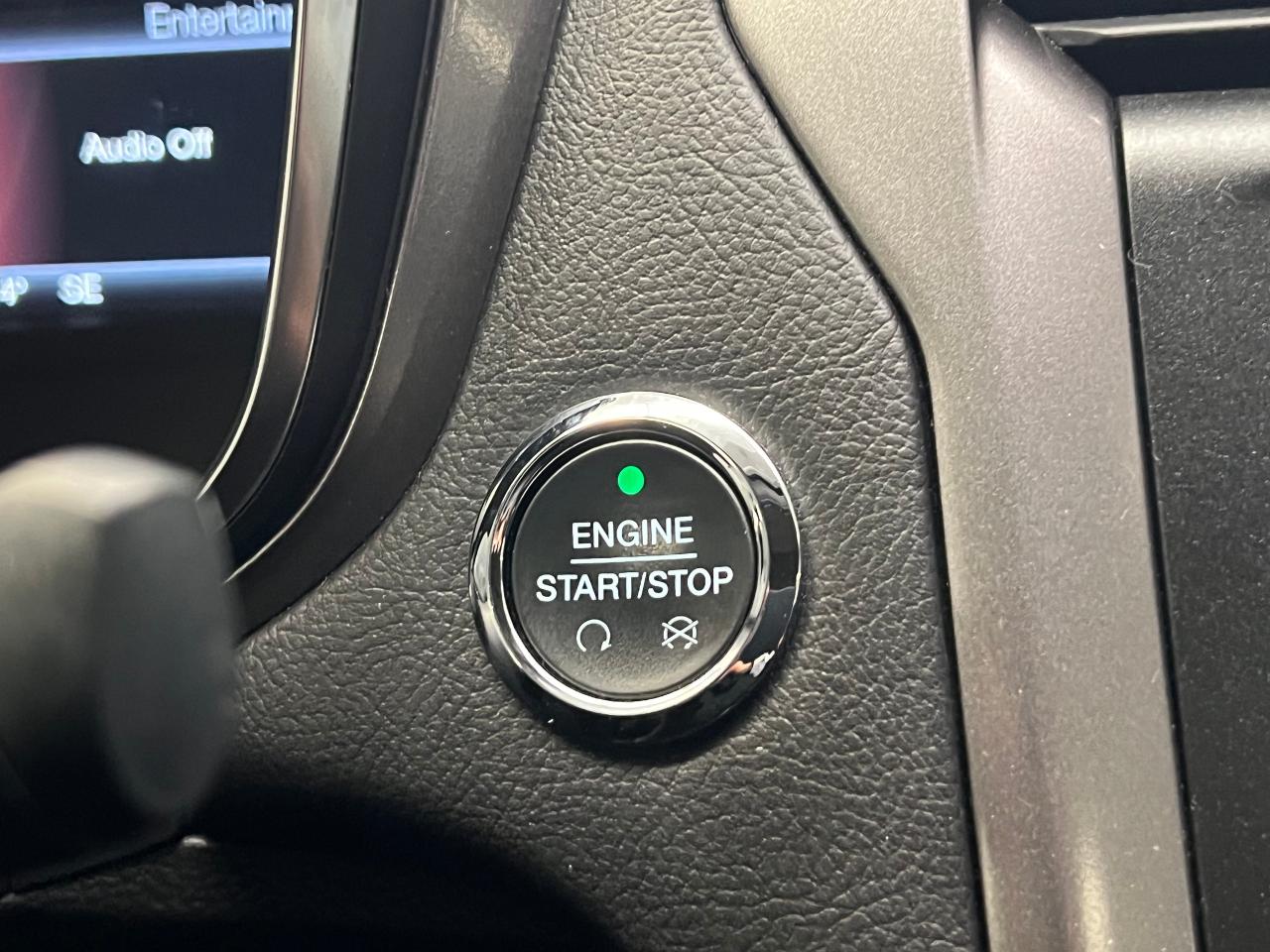 2017 Ford Fusion SE+ApplePlay+Heated Seats+Camera+CLEAN CARFAX Photo45