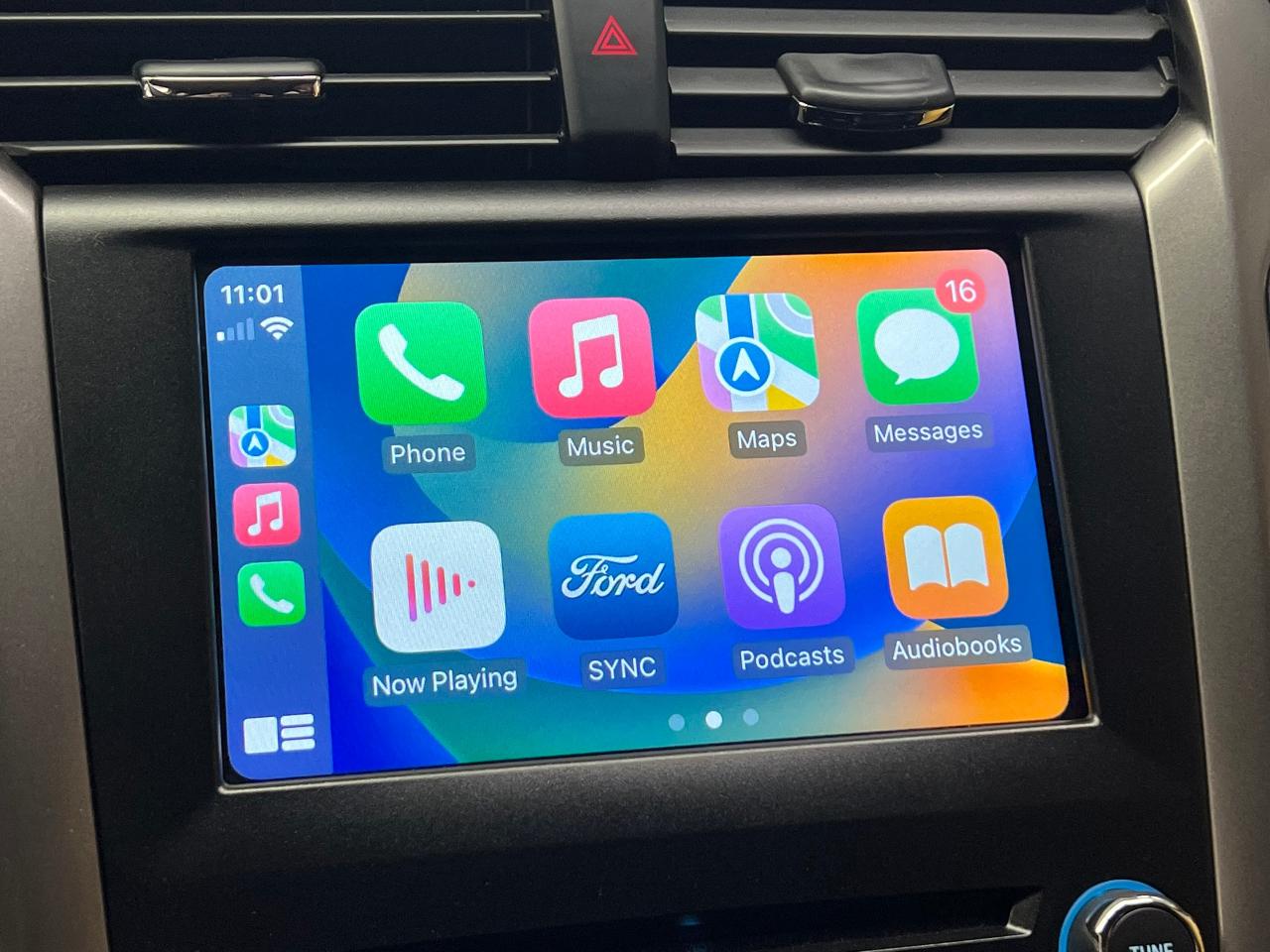 2017 Ford Fusion SE+ApplePlay+Heated Seats+Camera+CLEAN CARFAX Photo85