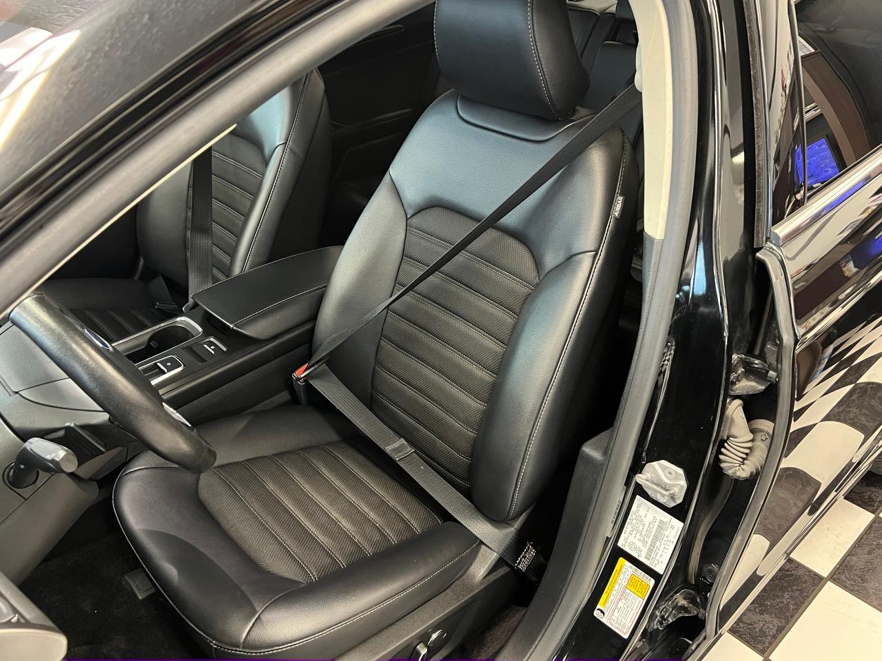 2017 Ford Fusion SE+ApplePlay+Heated Seats+Camera+CLEAN CARFAX Photo78
