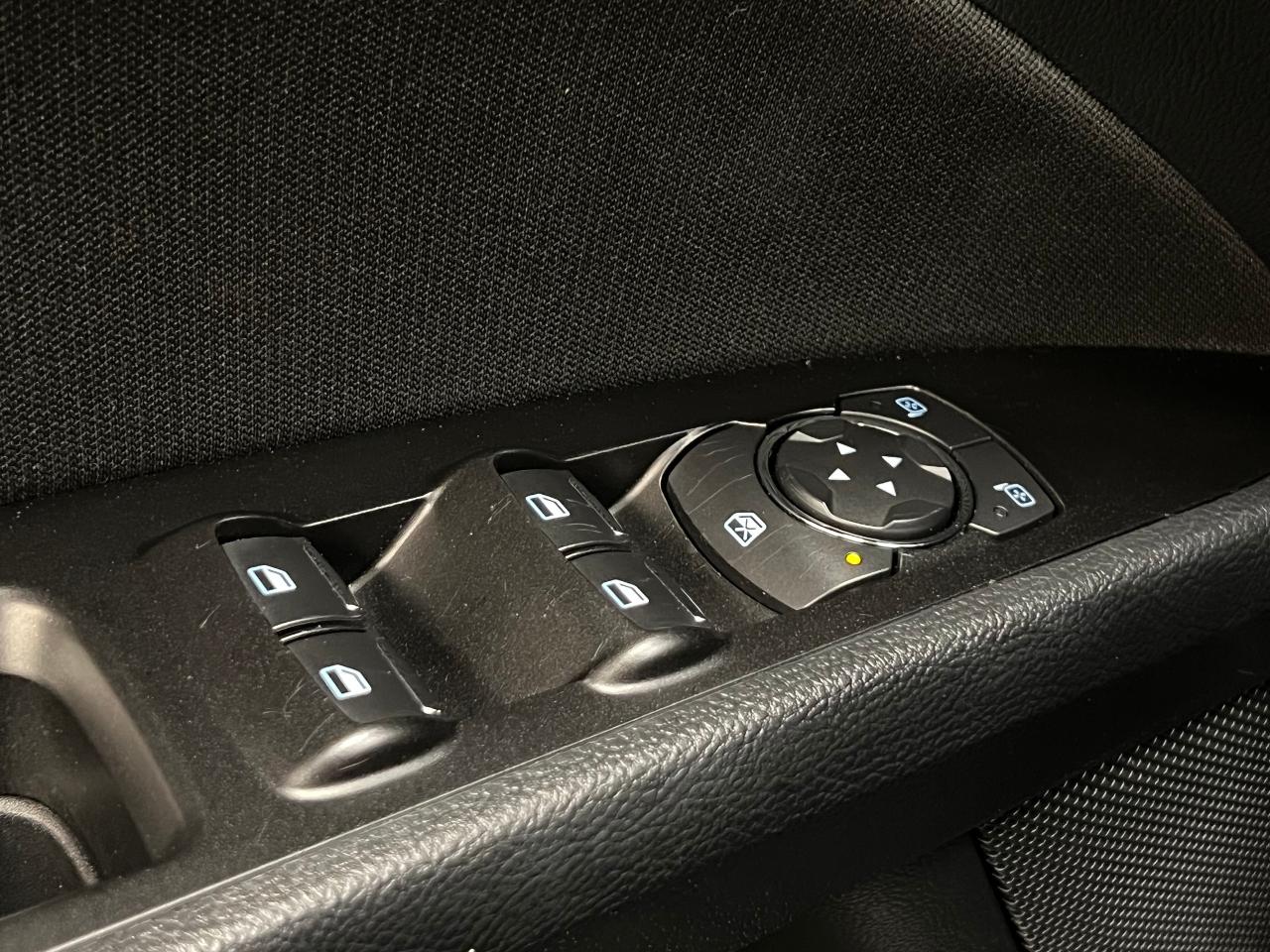 2017 Ford Fusion SE+ApplePlay+Heated Seats+Camera+CLEAN CARFAX Photo105