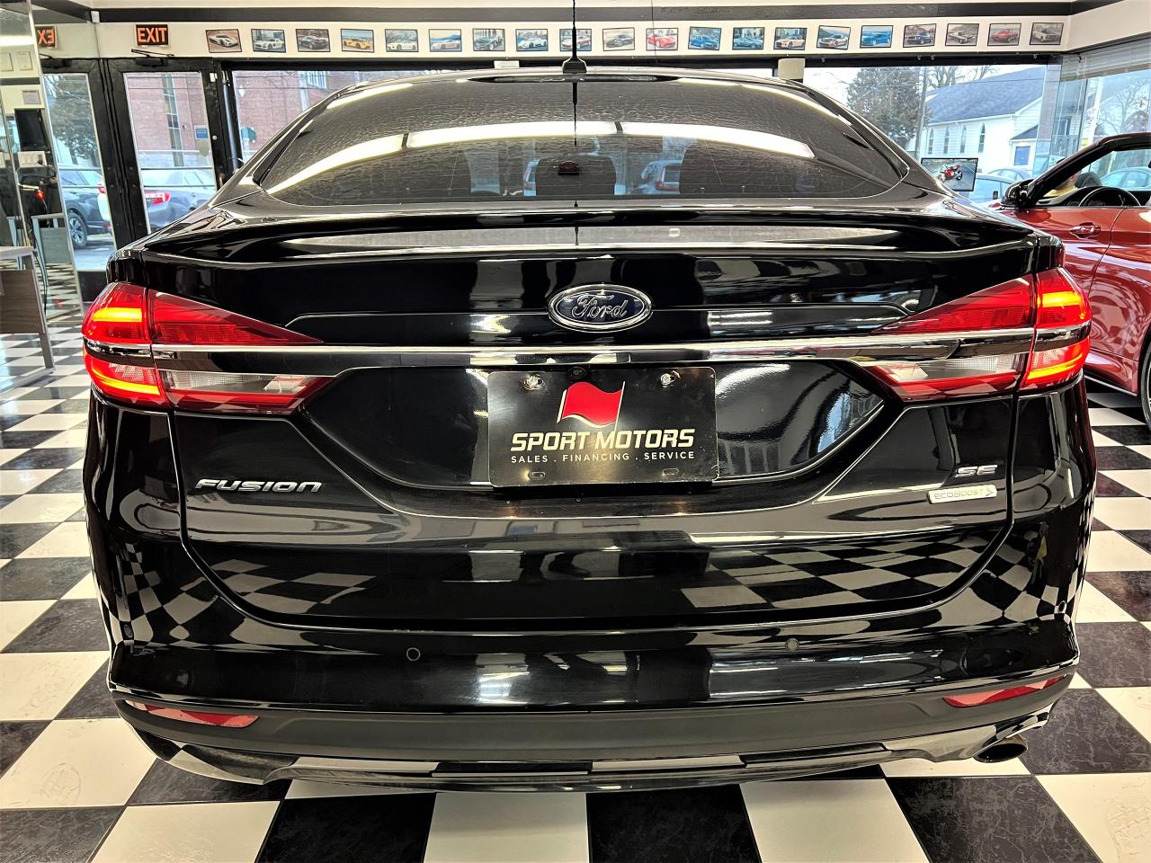 2017 Ford Fusion SE+ApplePlay+Heated Seats+Camera+CLEAN CARFAX Photo3