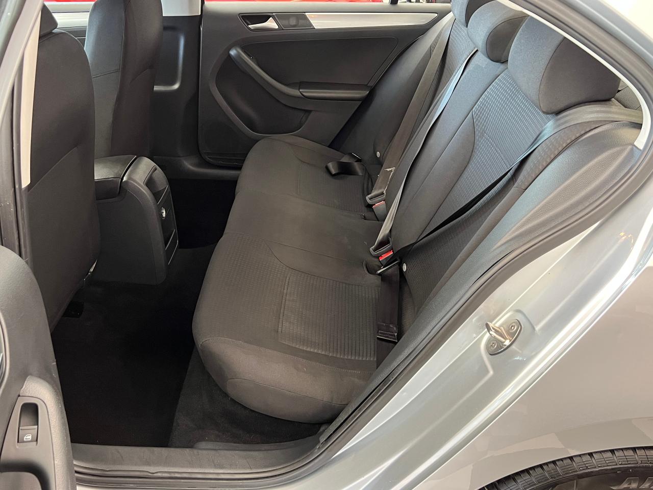 2016 Volkswagen Jetta Trendline+New Brakes+CAM+Heated Seats+CLEAN CARFAX - Photo #24