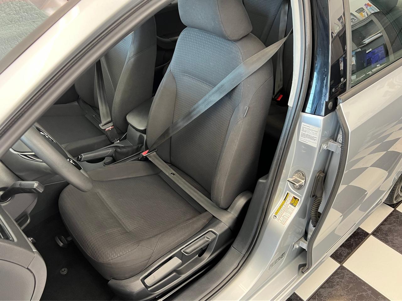 2016 Volkswagen Jetta Trendline+New Brakes+CAM+Heated Seats+CLEAN CARFAX - Photo #20