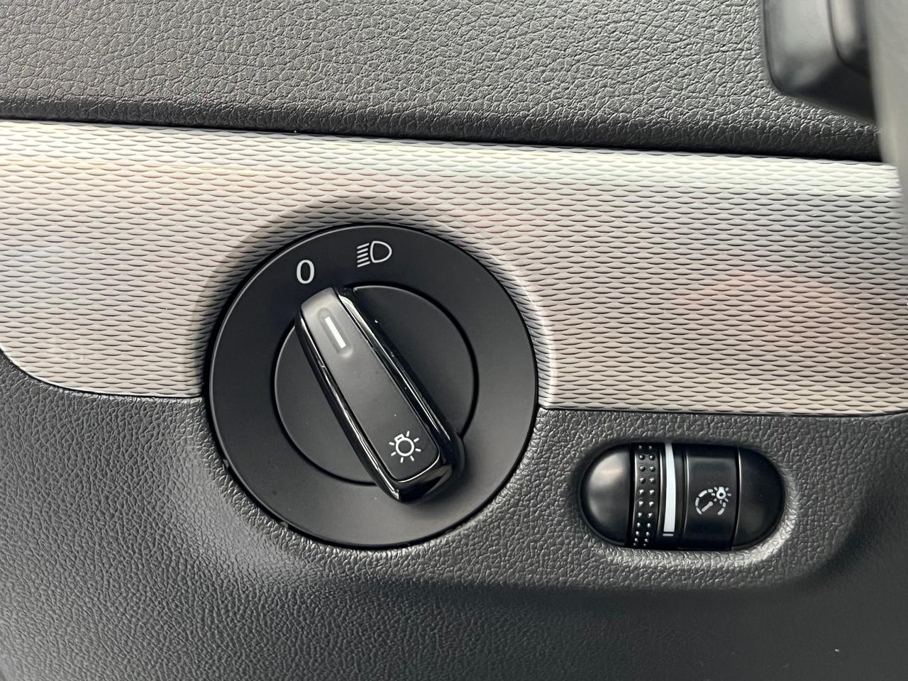 2016 Volkswagen Jetta Trendline+New Brakes+CAM+Heated Seats+CLEAN CARFAX - Photo #45