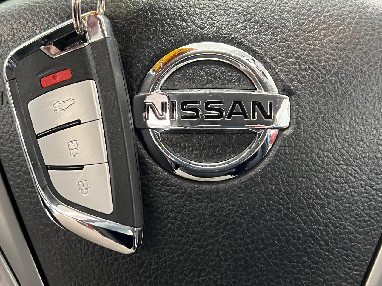 2014 Nissan Versa Note SL+Camera+Heated Seats+New Brakes+CLEAN CARFAX Photo15