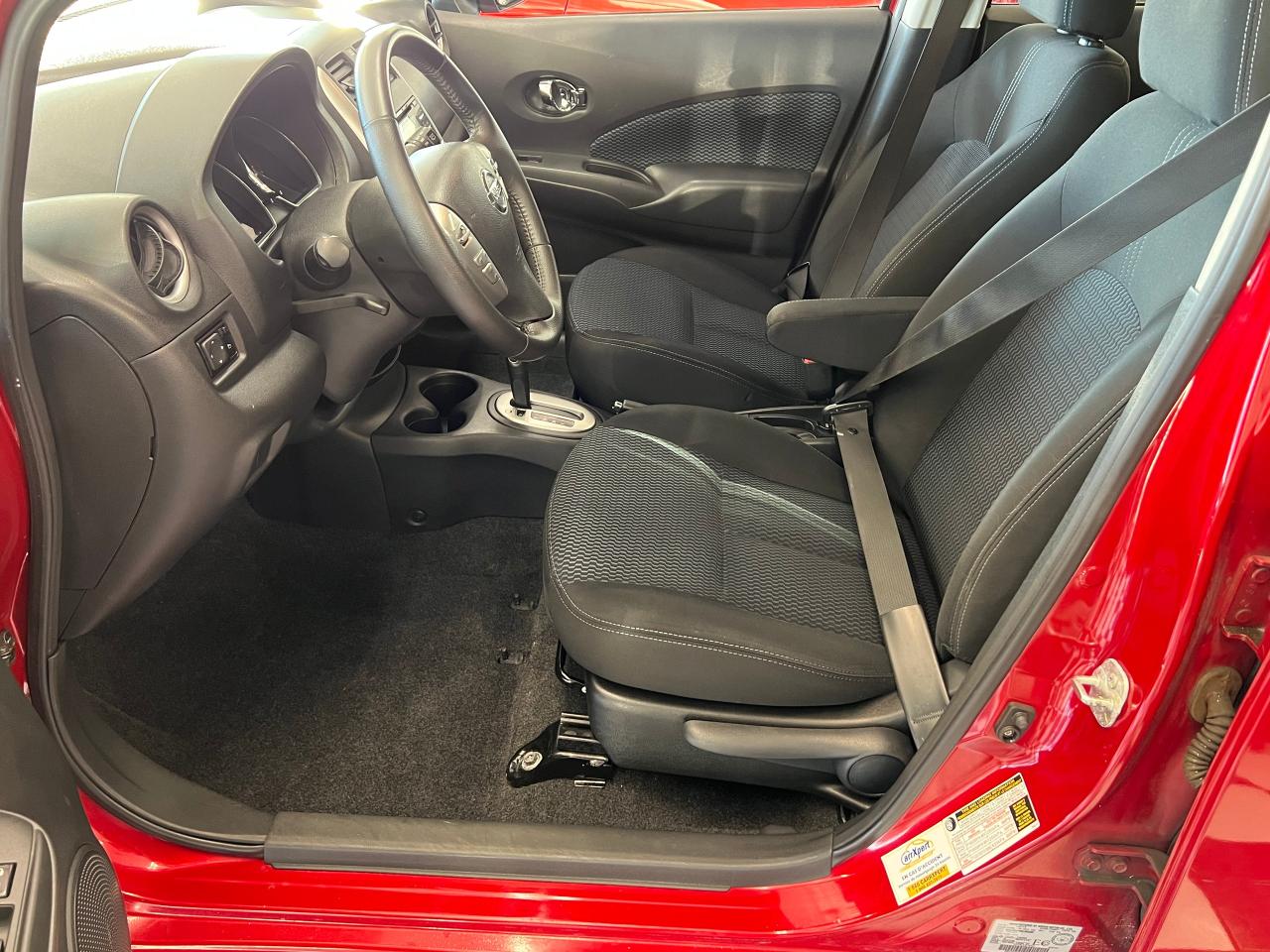 2014 Nissan Versa Note SL+Camera+Heated Seats+New Brakes+CLEAN CARFAX Photo18