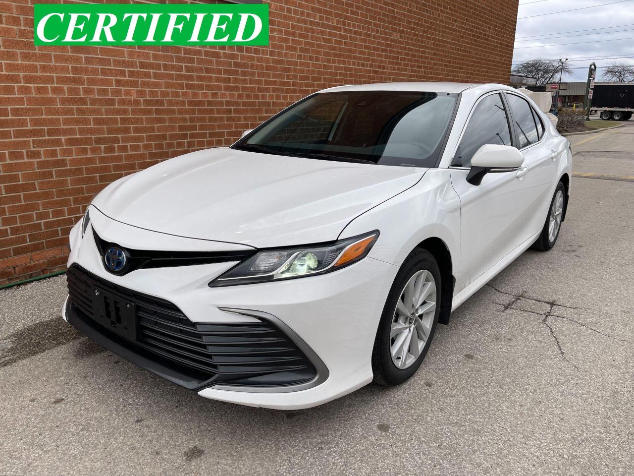 2022 Toyota Camry HYBRID LE