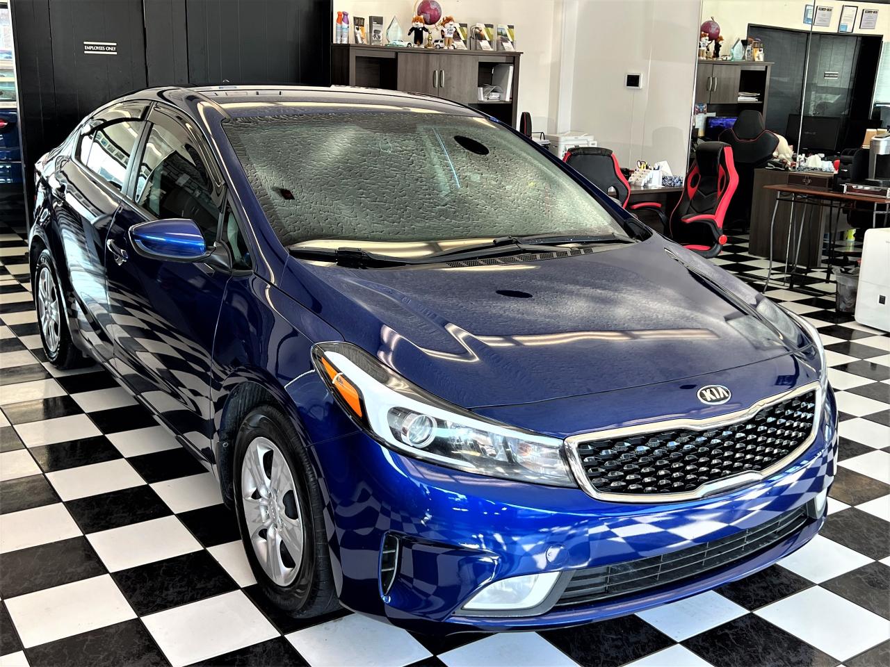 2017 Kia Forte LX+ApplePlay+Heated Seats+Camera+CLEAN CARFAX - Photo #5