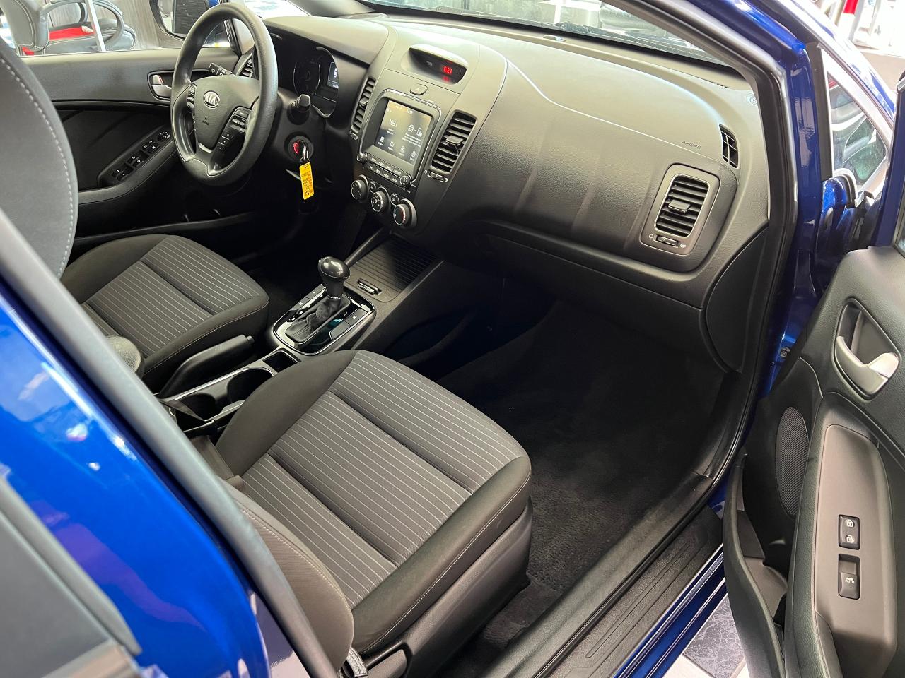 2017 Kia Forte LX+ApplePlay+Heated Seats+Camera+CLEAN CARFAX Photo90