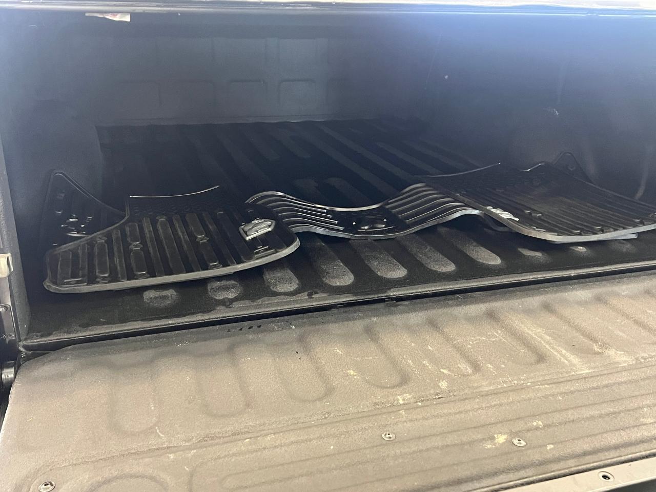 2017 RAM 1500 Tradesman Quad Cab HEMI 5.7L V8 4x4+Camera+Cruise - Photo #25