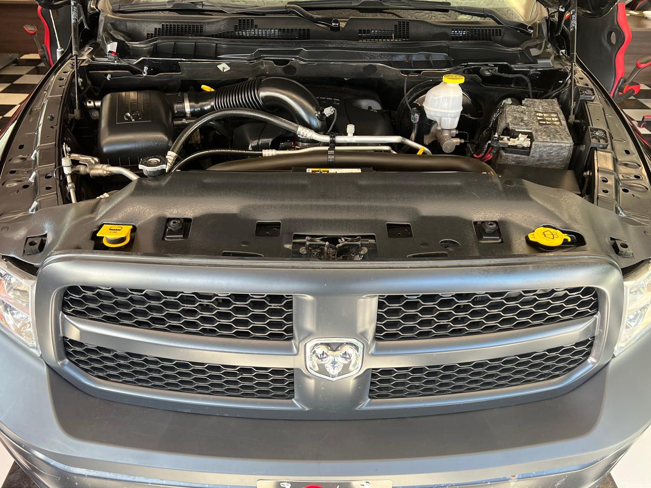 2017 RAM 1500 Tradesman Quad Cab HEMI 5.7L V8 4x4+Camera+Cruise - Photo #7