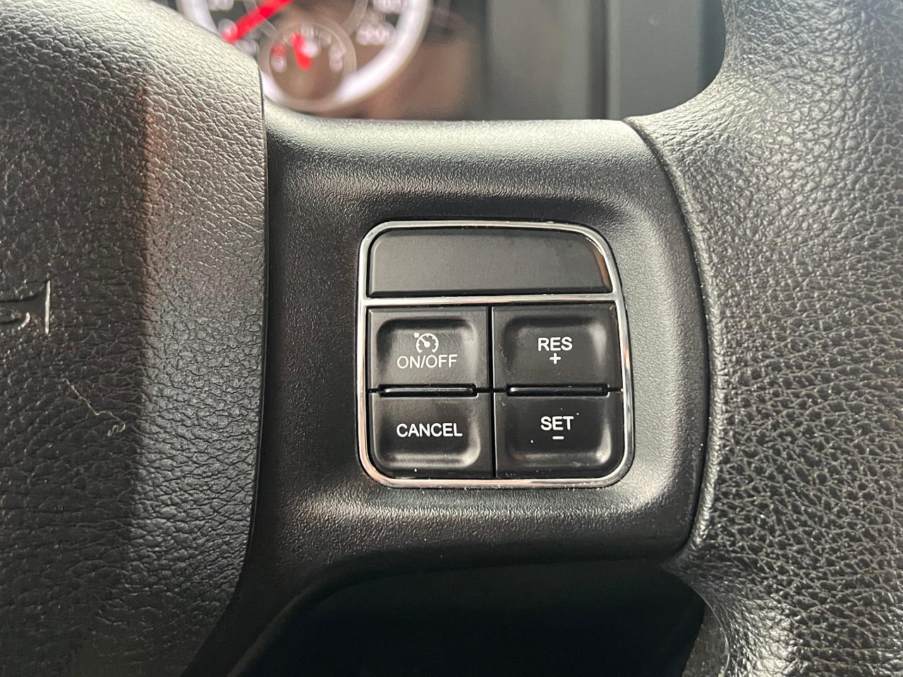 2017 RAM 1500 Tradesman Quad Cab HEMI 5.7L V8 4x4+Camera+Cruise - Photo #40