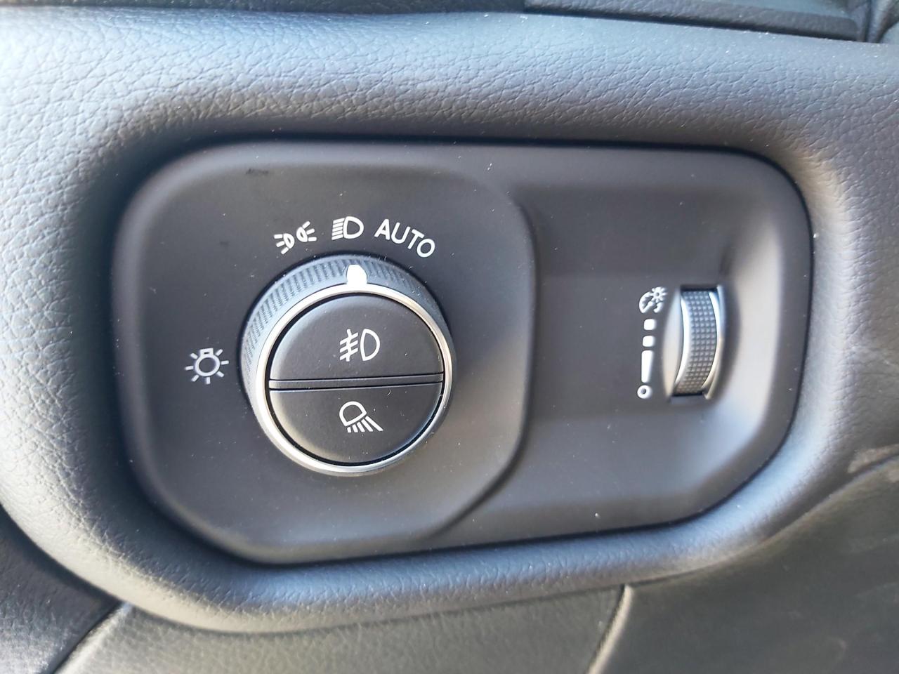 2023 RAM 3500 Big Horn Photo