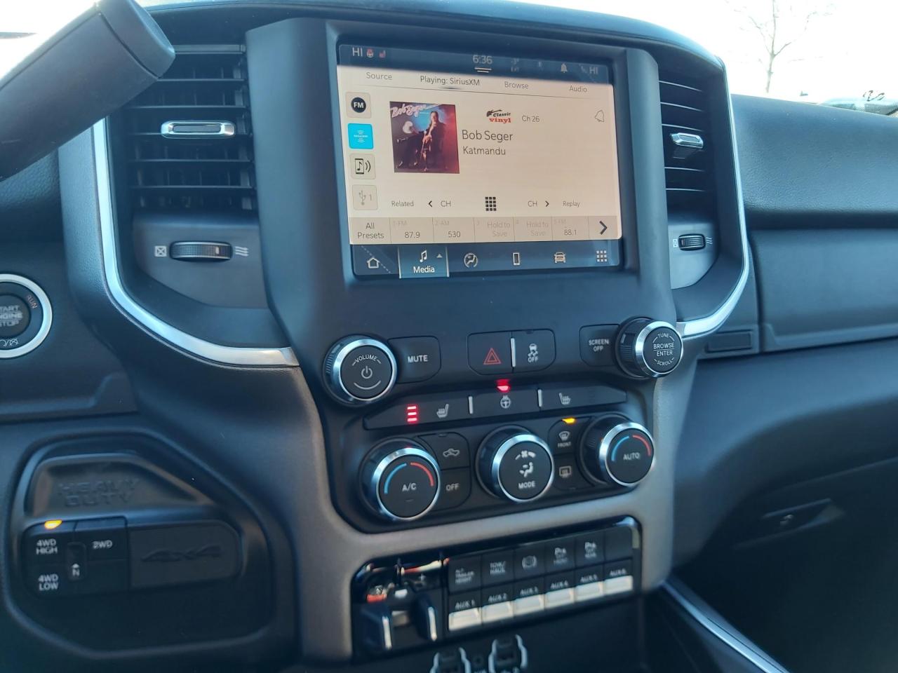 2023 RAM 3500 Big Horn Photo