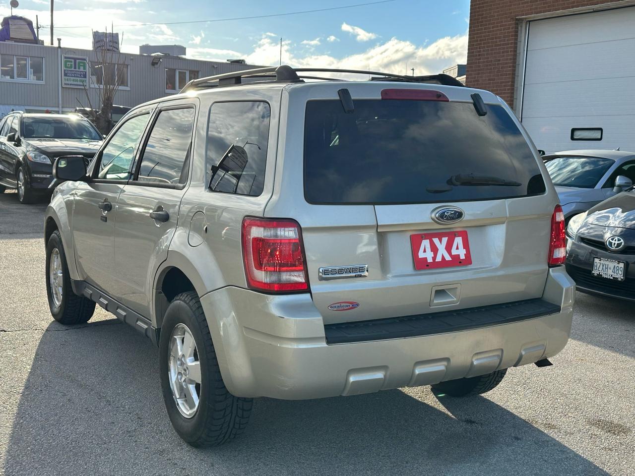 2012 Ford Escape XLT Photo3