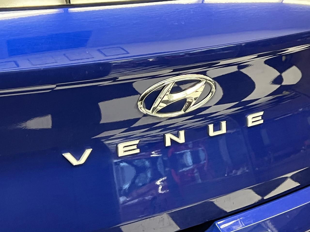 2020 Hyundai Venue Trend+ApplePlay+Roof+Heated Steering+CLEAN CARFAX Photo60