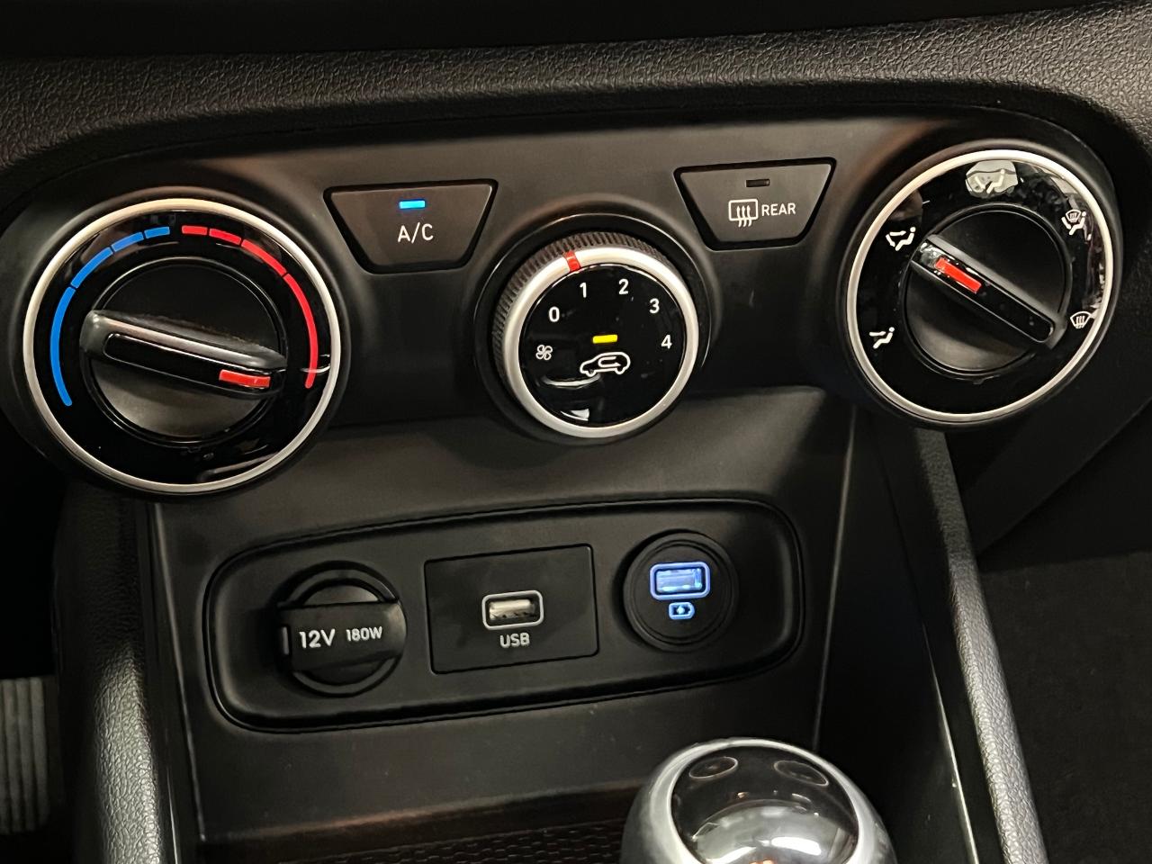 2020 Hyundai Venue Trend+ApplePlay+Roof+Heated Steering+CLEAN CARFAX Photo96