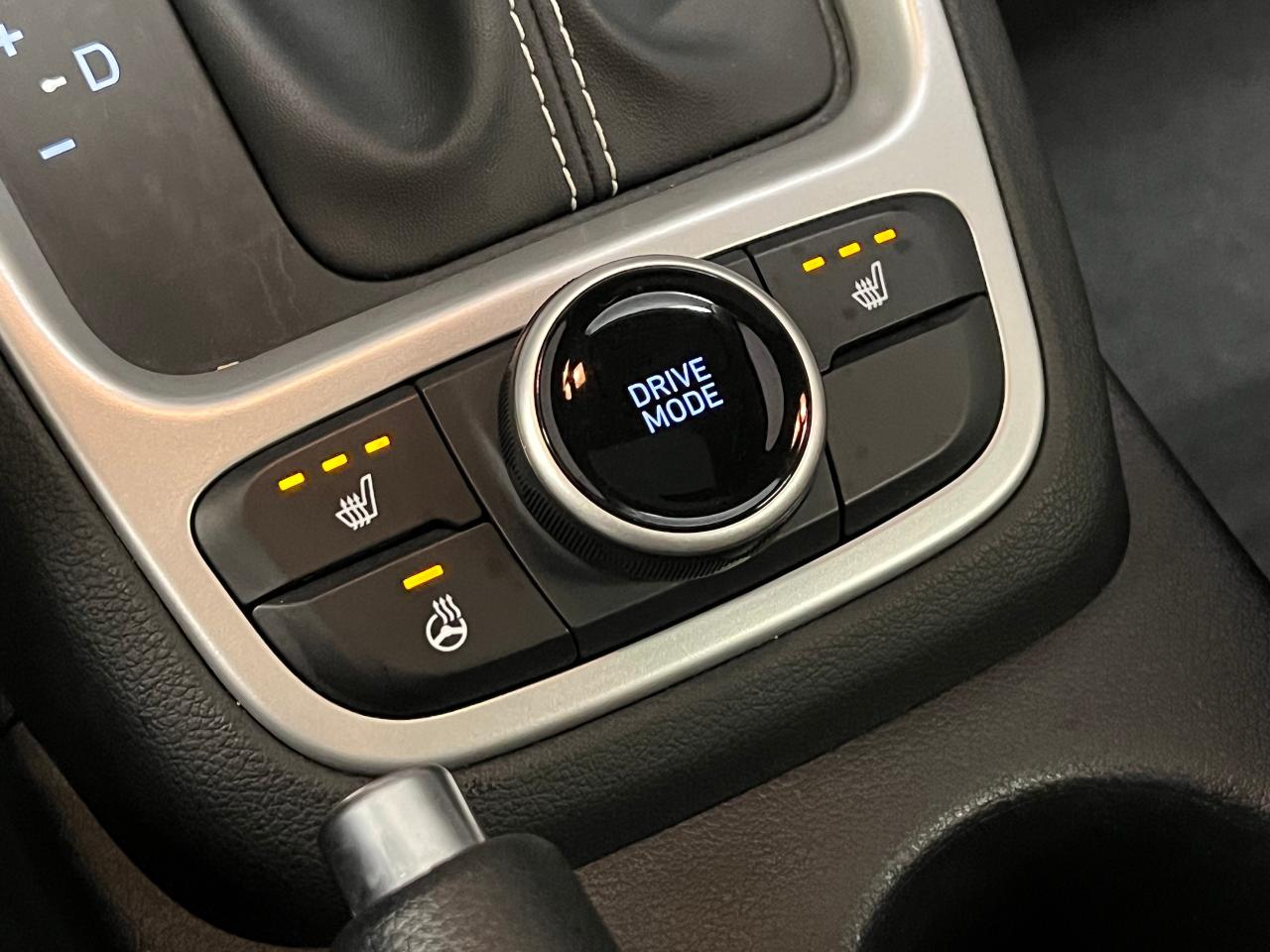 2020 Hyundai Venue Trend+ApplePlay+Roof+Heated Steering+CLEAN CARFAX Photo97