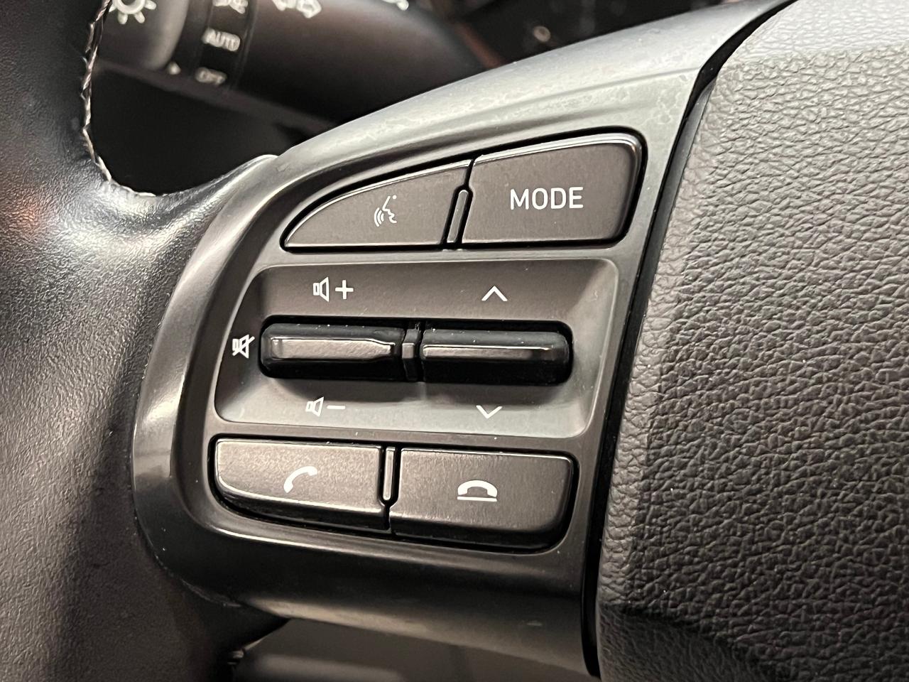 2020 Hyundai Venue Trend+ApplePlay+Roof+Heated Steering+CLEAN CARFAX Photo106