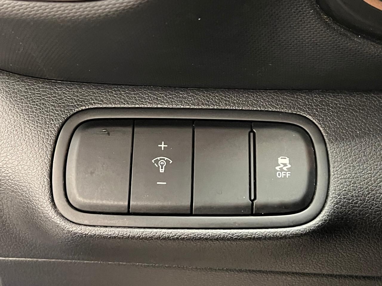 2020 Hyundai Venue Trend+ApplePlay+Roof+Heated Steering+CLEAN CARFAX Photo109