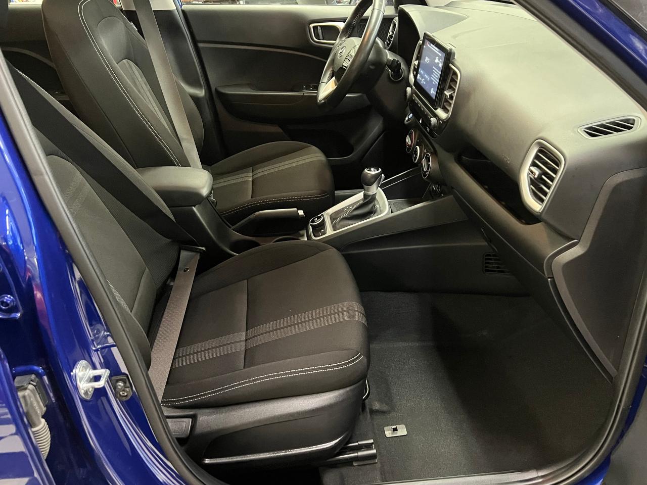 2020 Hyundai Venue Trend+ApplePlay+Roof+Heated Steering+CLEAN CARFAX Photo23