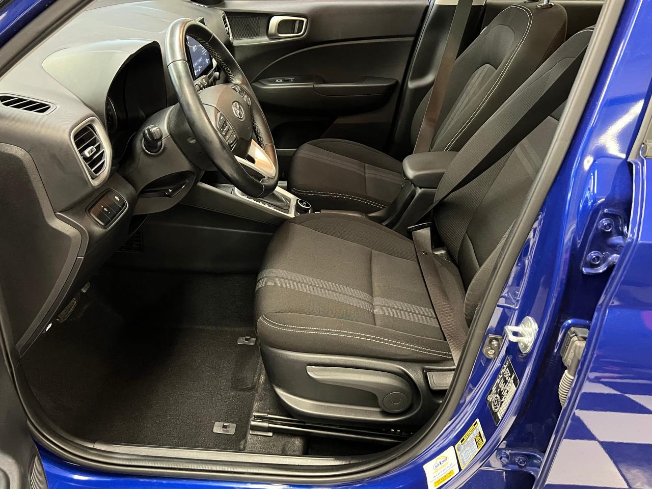 2020 Hyundai Venue Trend+ApplePlay+Roof+Heated Steering+CLEAN CARFAX - Photo #20