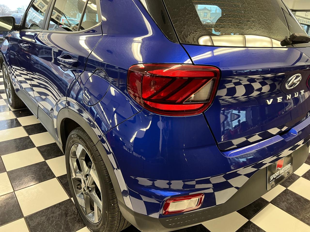 2020 Hyundai Venue Trend+ApplePlay+Roof+Heated Steering+CLEAN CARFAX Photo39
