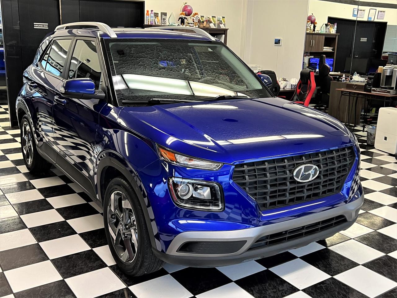 2020 Hyundai Venue Trend+ApplePlay+Roof+Heated Steering+CLEAN CARFAX Photo67